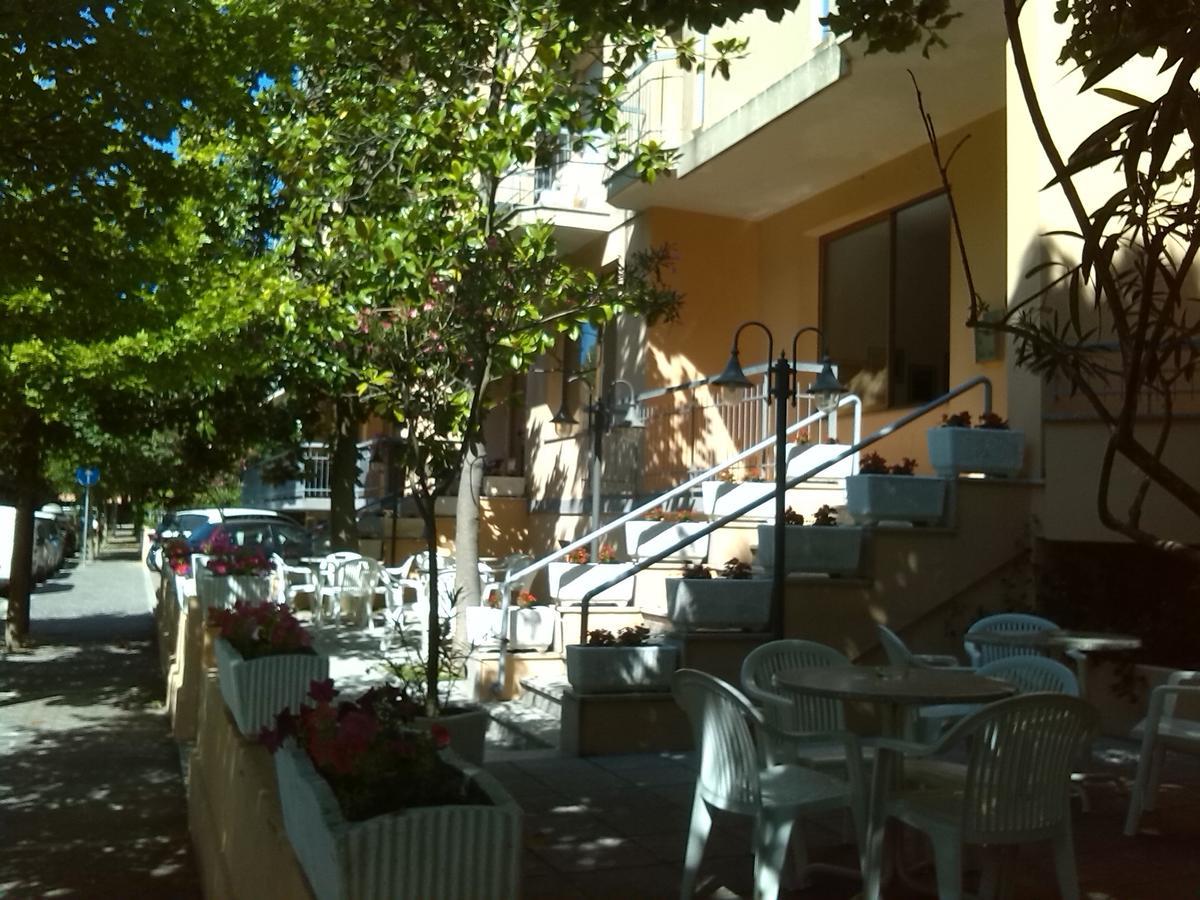 K2 Hotel Cattolica Eksteriør bilde
