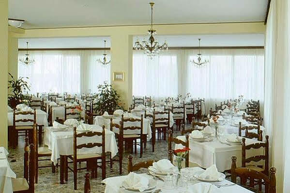K2 Hotel Cattolica Eksteriør bilde