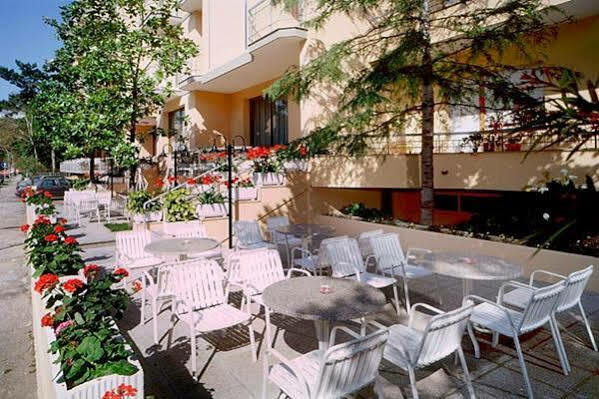 K2 Hotel Cattolica Eksteriør bilde